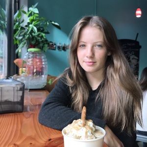 Meet your Posher, Mia